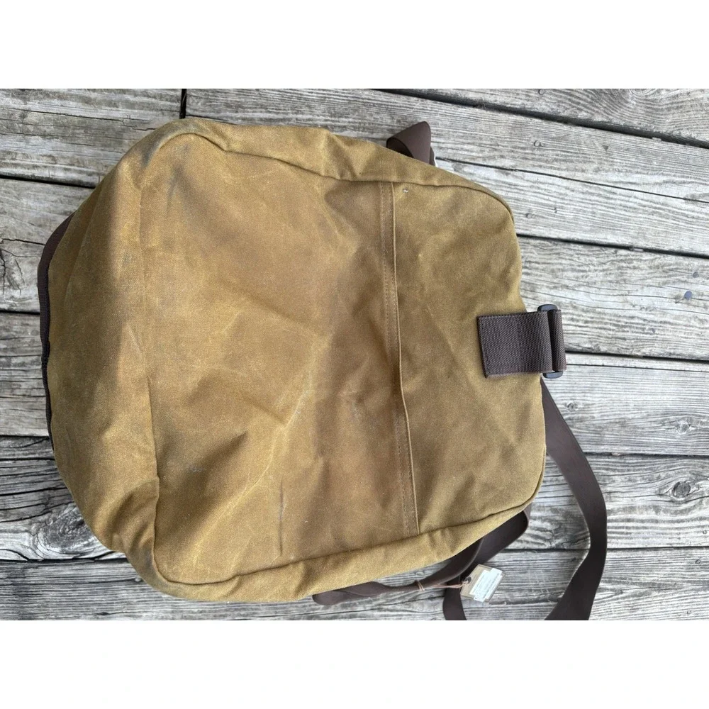 Filson Medium Sized Field Duffle Bag Dark Tan Brand New With Stains